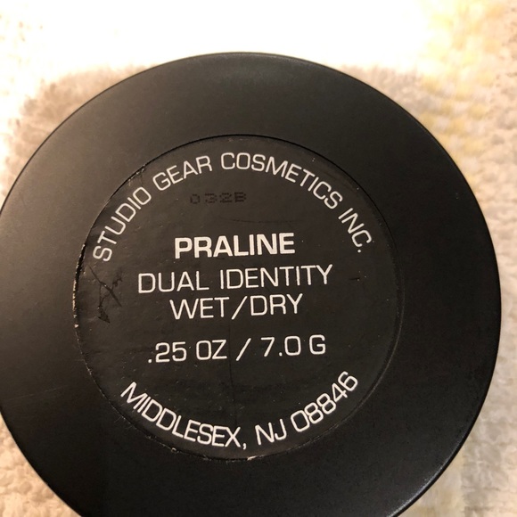 Studio gear wet dry powder in praline color - Picture 3 of 3